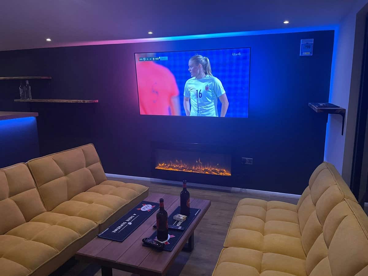 customised garden room built in Hampshire